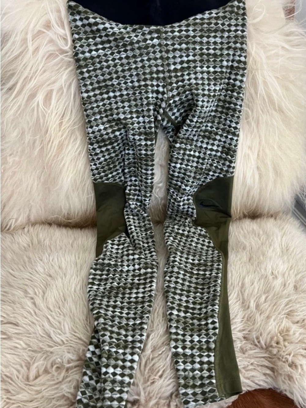Nike Olive Green & White Patterned Ankle-Length Leggings